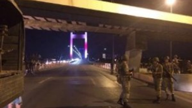 Asker Boğaziçi Köprüsü'nü ve FSM'yi kapattı
