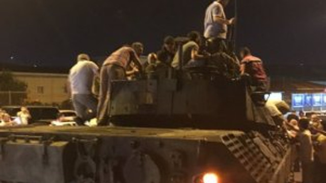 Ankara'ya gökyüzünden bomba yağdı