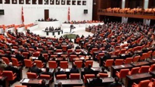 Meclis'te bir efsane daha çöktü !