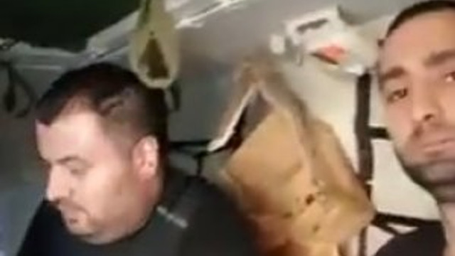 Vatandaşlar darbe gecesi tankı ele geçirdi