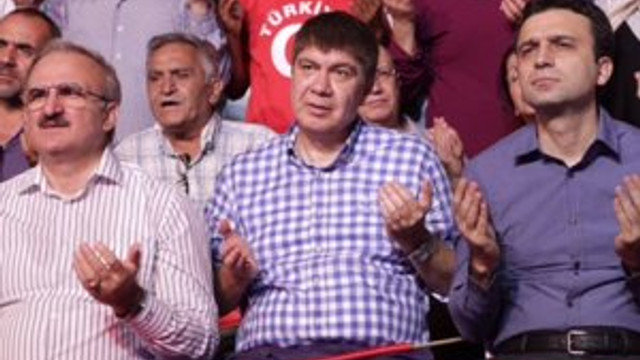 Demokrasinin kalbi Cumhuriyet Meydanı’nda atıyor