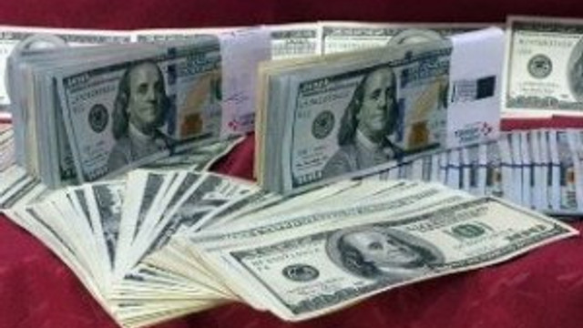FETÖ'cü abla 100 bin dolarla yakalandı
