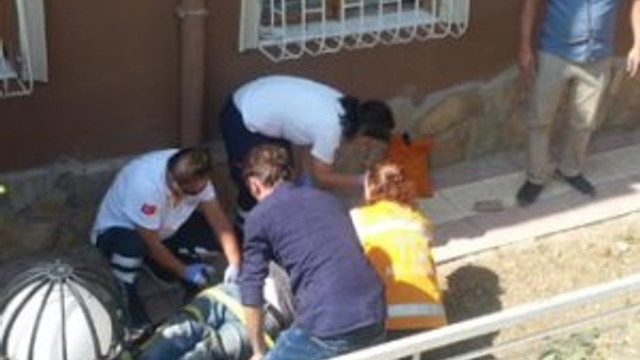 Eşiyle ilişkisi olduğunu düşündüğü arkadaşını öldürdü