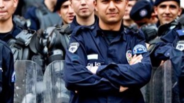 Lisans mezunu 10 bin polis adayı alınacak