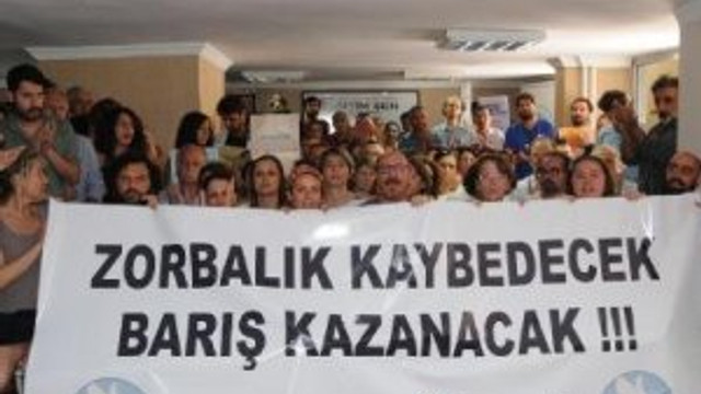 21 akademisten görevden uzaklaştırıldı !