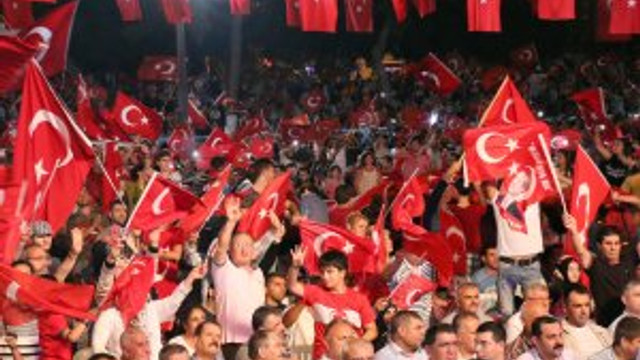 Demokrasi nöbetinde muhteşem final