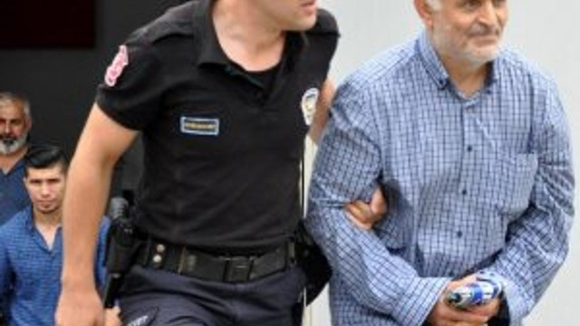 AK Partili eski vekile FETÖ kelepçesi
