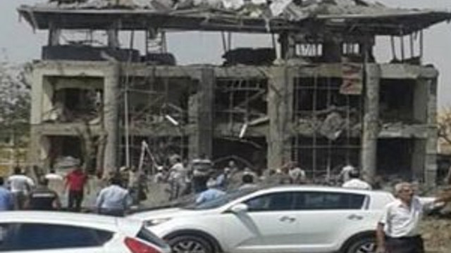 DİYARBAKIR'DA HAİN SALDIRI: POLİS MERKEZİ YERLE BİR OLDU
