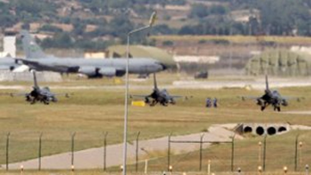 Times: ''Rusya İncirlik için Türkiye'ye baskı yapıyor''