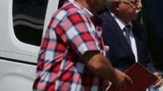 Gülen'in kasetlerini tuvalete atan profesöre gözaltı