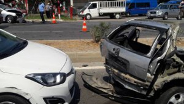 Muğla'da korkunç kaza ! Araç ikiye bölündü