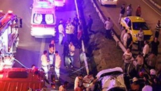 İstanbul E-5'te sabaha karşı korkunç kaza !