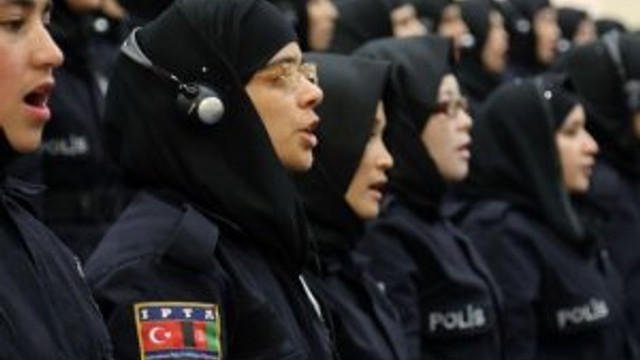 Artık polislerde de başörtüsü serbest