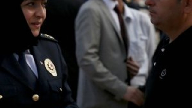 Taksim'deki törende bir ilk: Başörtüsüyle katıldı