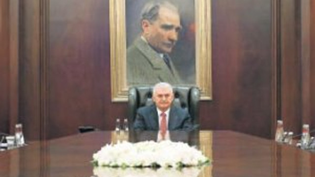 İçişleri Bakanı Ala görevi bıraktı yerine Soylu geldi