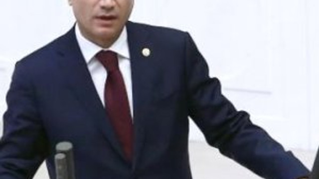 Ankara Efkan Ala'nın ''görevini bırakmasıyla'' çalkalanıyor