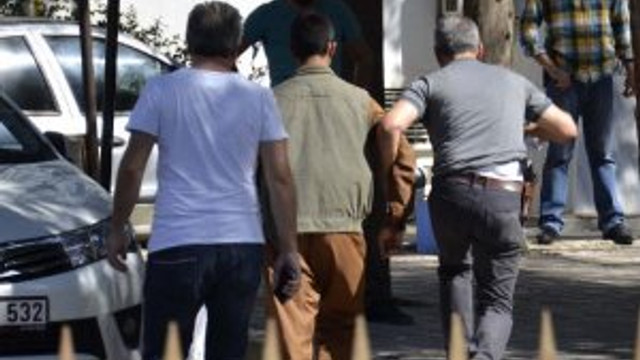 Siverek'te 'peşmerge kıyafetli' kişi gözaltına alındı