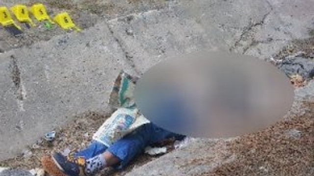 Parkta oynarken ceset buldular !