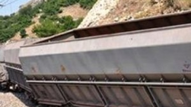 MUŞ'TA YÜK TRENİNE BOMBALI SALDIRI !