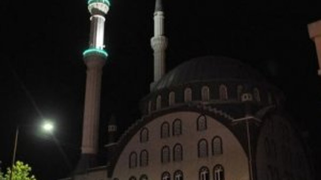 Gece okunan sela İzmirlileri korkuttu