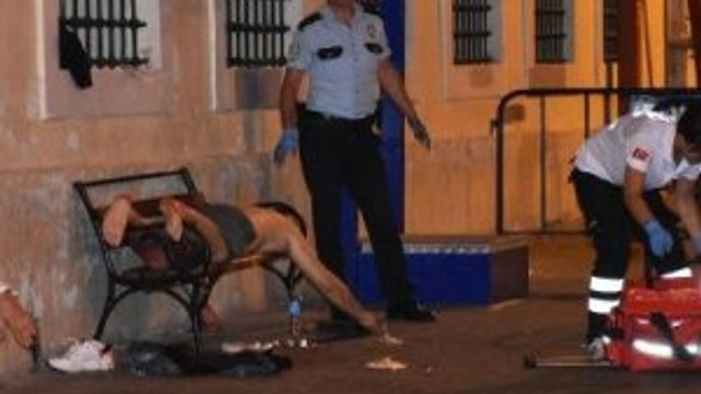 Beyoğlu'nda silahlı kavga: 3 Yaralı