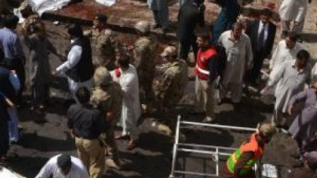 Pakistan'da Camiye Bombalı Saldırı: 16 Ölü