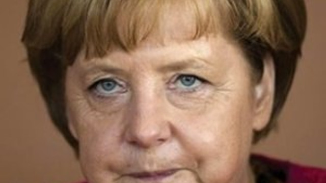 Merkel tarihinin en ağır yenilgisini aldı