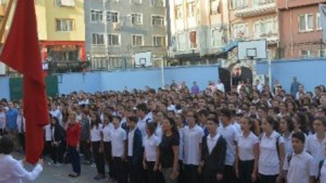 İlk ders zili çaldı