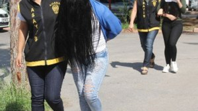 Masaj salonuna fuhuş baskını