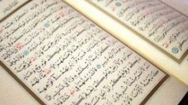 FETÖ çalıntı soruları verirken Kur'an'a el bastırmış