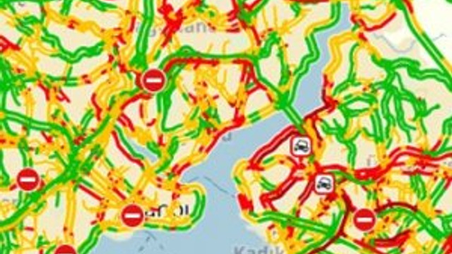 Kaza sonrası İstanbl trafiği kilitlendi !