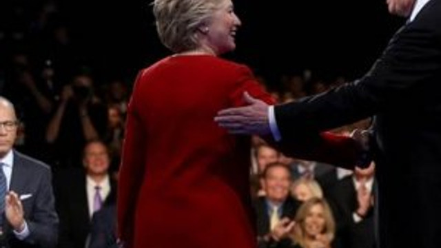 Clinton ve Trump kozlarını paylaştı