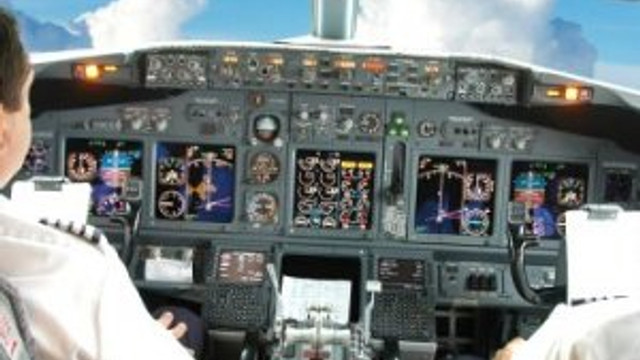 Pilot, denizi kirleten gemiyi ihbar etti