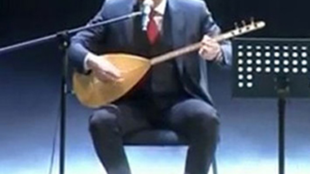 İbrahim Kalın ve Yavuz Bingöl şehitler için türkü söyledi