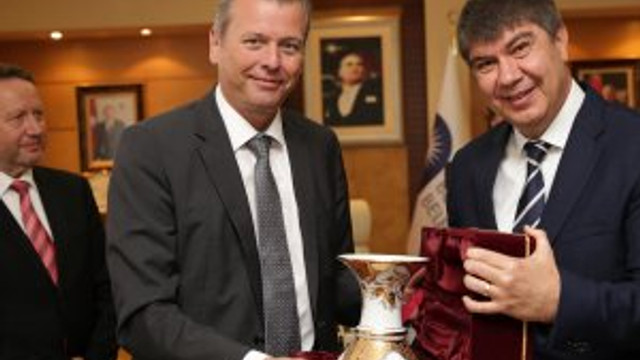 Nürnberg Belediye Başkanı’ndan Büyükşehir’e ziyaret