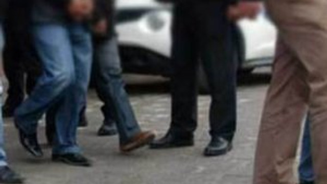 İzmir'de FETÖ operasyonu: 23 gözaltı