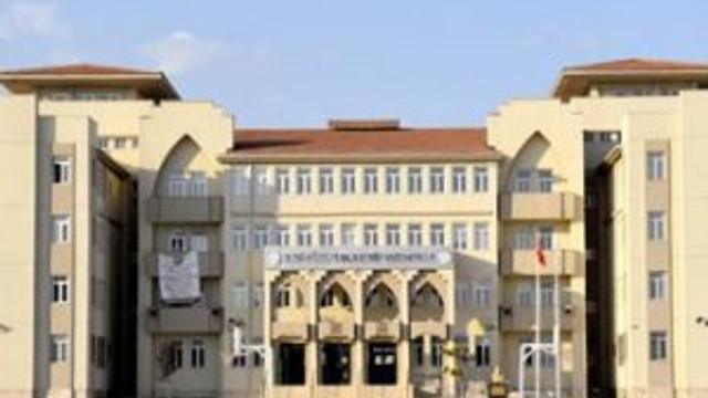 Öğrencileri yuhalattı mı ?