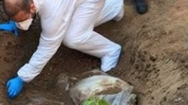 Eski askerlik şube binasından 2 erkek cesedi çıktı