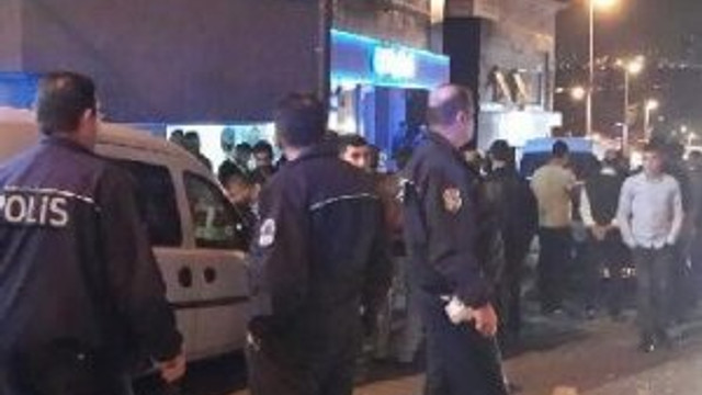 Düğünde kavga ettiği kişileri ezdi: 4 yaralı