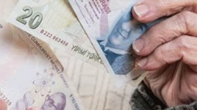 Emekli memurların beklediği ek ikramiye için tarih belli oldu