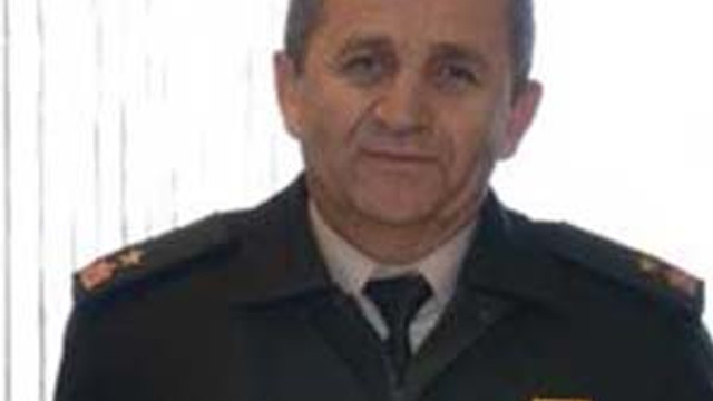 O komutan FETÖ'den tutuklandı
