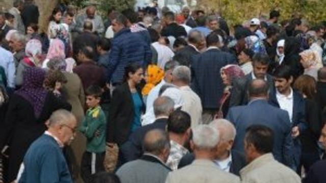 HDP'li vekiller terörist cenazesinde