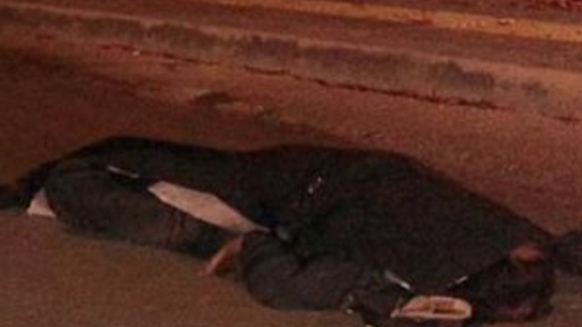 Karşıdan karşıya geçerken araba çarptı