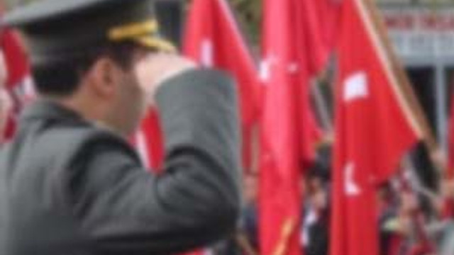 Garnizon komutanları protokolden çıkarıldı