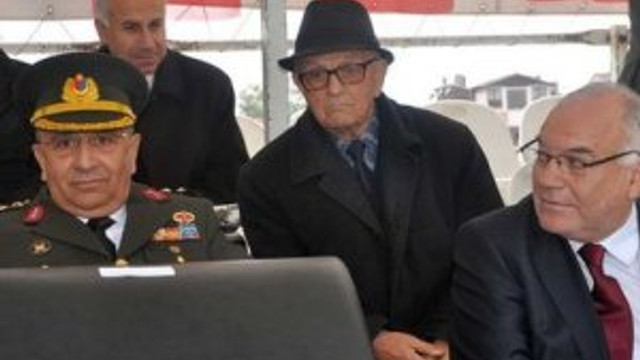Protokol krizi! İl Başkanı öne oturdu vekil tepki gösterdi