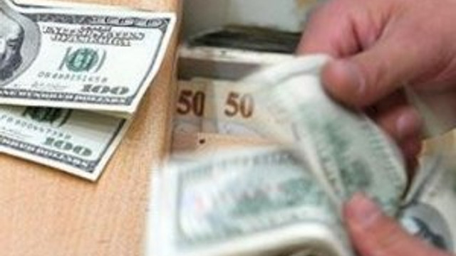 Rekora doymayan dolar haftaya nasıl başladı ?