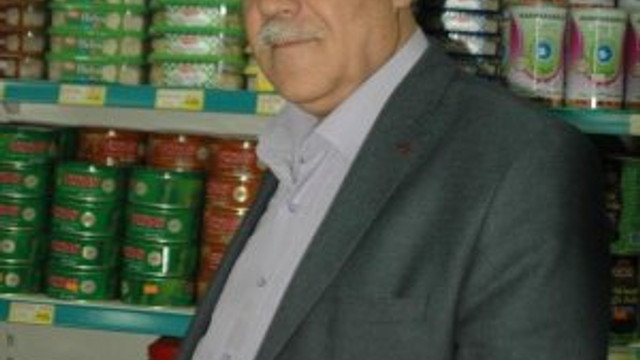 Adil Öksüz isimli esnaf soyadını değiştiriyor