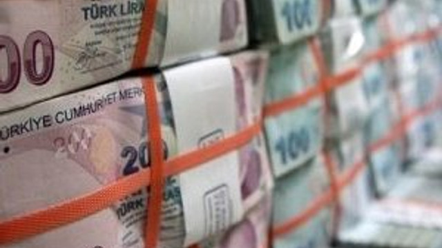Faiz indirimleri peş peşe geliyor