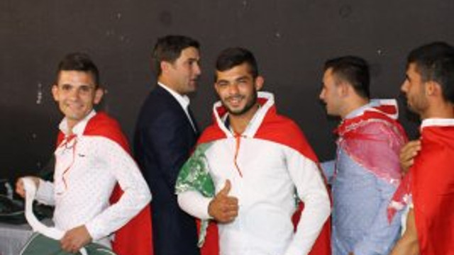 Asker adaylarına çanta