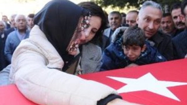 Şehit eşinin feryadı yürek dağladı